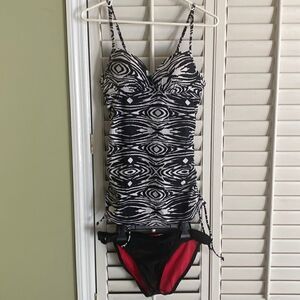 Love your assets by Sara Blakely-Spanx Top (M) & Arizona bottoms (L). NWOT.